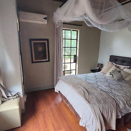 Mopani Manor Villa Marloth Park Exteriör bild