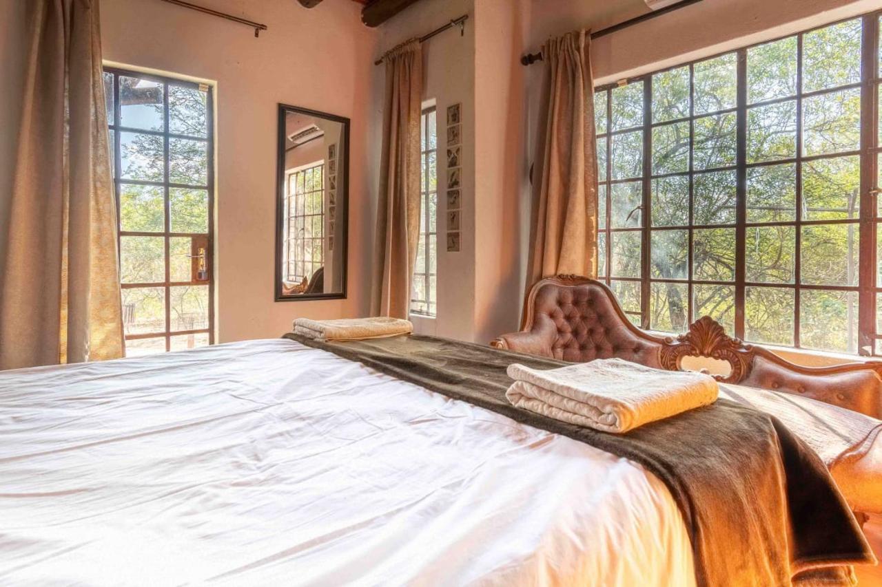 Mopani Manor Villa Marloth Park Exteriör bild